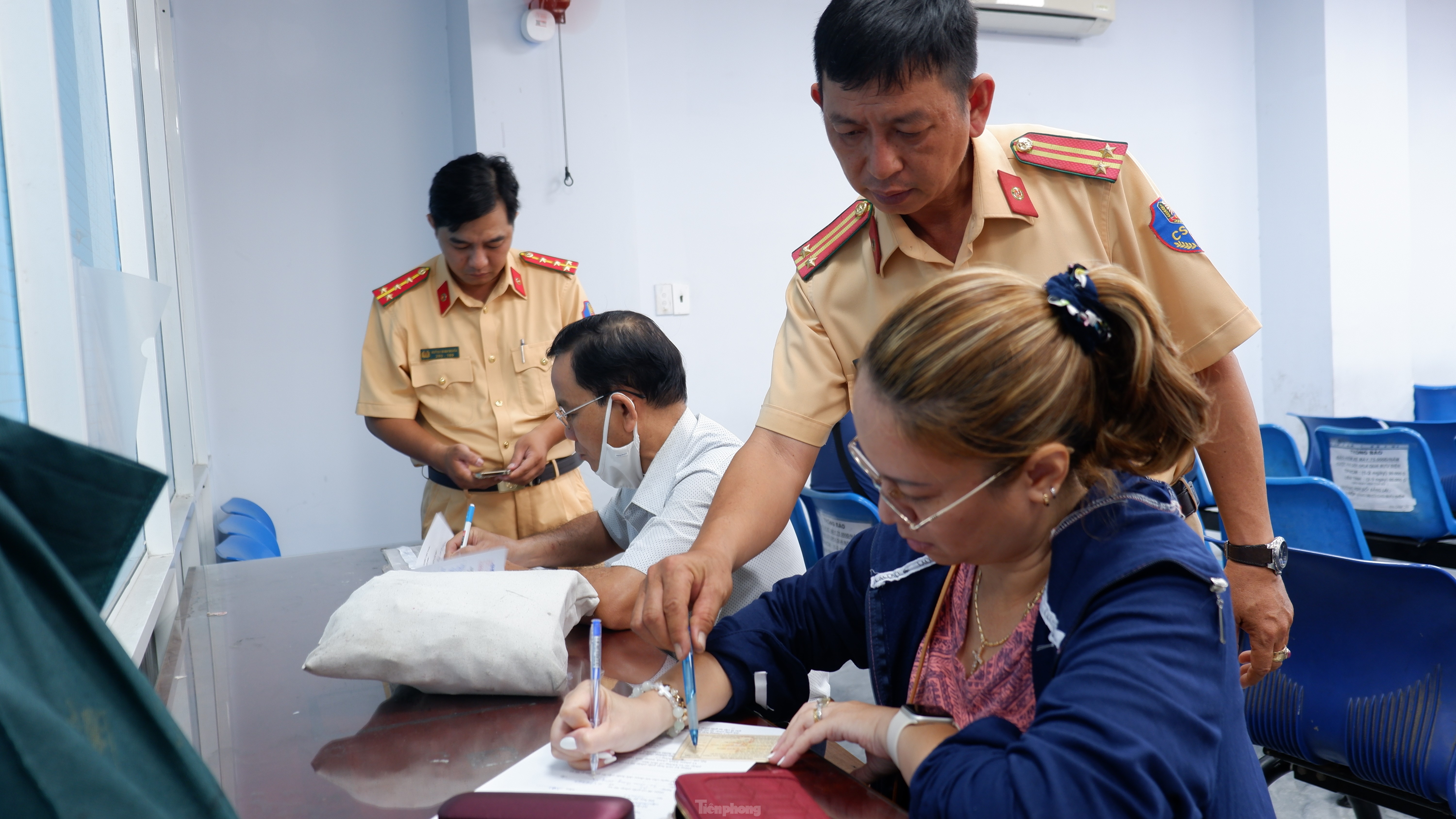 TPHCM thêm 22 điểm tiếp nhận hồ sơ cấp, đổi giấy phép lái xe ở đâu?