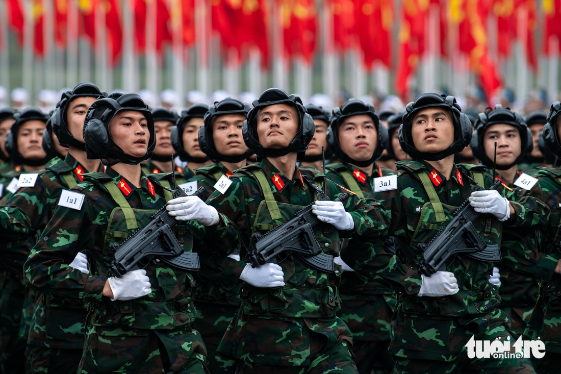 diễu binh - Ảnh 1.