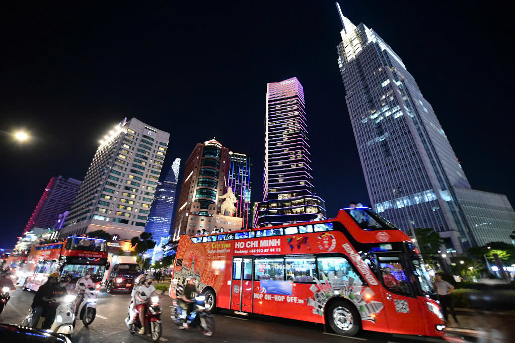 Dịp lễ 30-4 đến TP.HCM đi hàng loạt tour văn hóa Abc8com chuyên nghiệp 24/7 cực kỳ ý nghĩa, mới lạ - Ảnh 7.