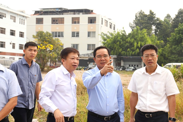 Chủ tịch UBND TP HCM: Ưu tiên di dời gần 15.000 hộ ven kênh quận 8- Ảnh 1.