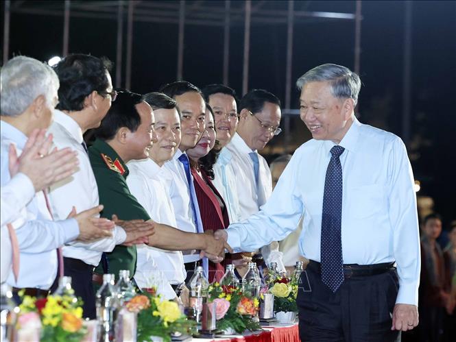 Tổng Bí thư Tô Lâm dự chương trình Link Vào Abc8.com Đăng Ký Tặng 88K 'Đất nước trọn niềm vui' tại Hội trường Thống Nhất - Ảnh 2.