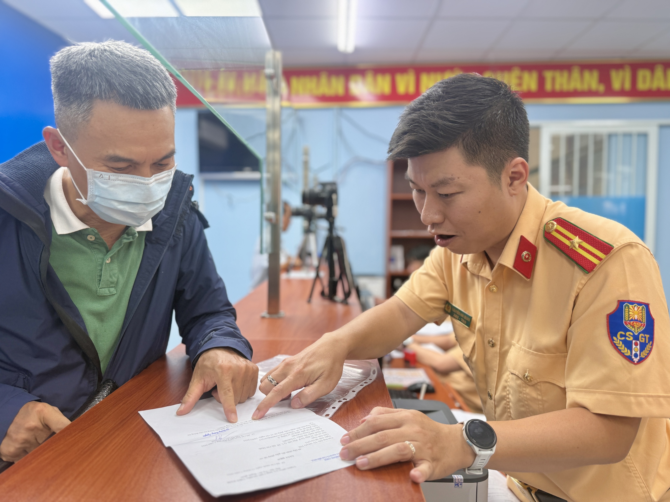 Mất hồ sơ gốc có xin cấp lại bằng lái xe được không? - Ảnh 3.