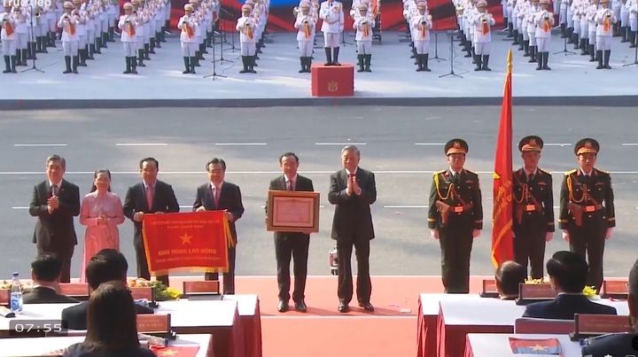 TP.HCM đón nhận Danh hiệu Anh hùng Lao động