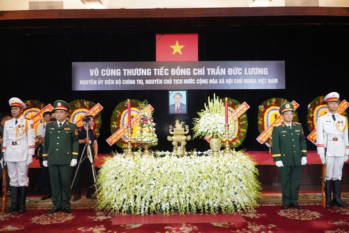 Hình ảnh lễ viếng nguyên Chủ tịch nước Trần Đức Lương tại TP HCM- Ảnh 10.