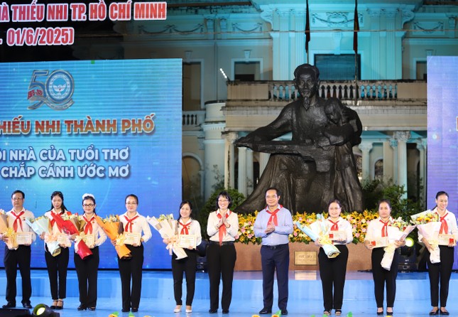 Chủ tịch TPHCM: ‘Đầu tư cho thiếu nhi là Abc88bet thể thao, casino trực tuyến, game slot, bắn cá cho tương lai' ảnh 7