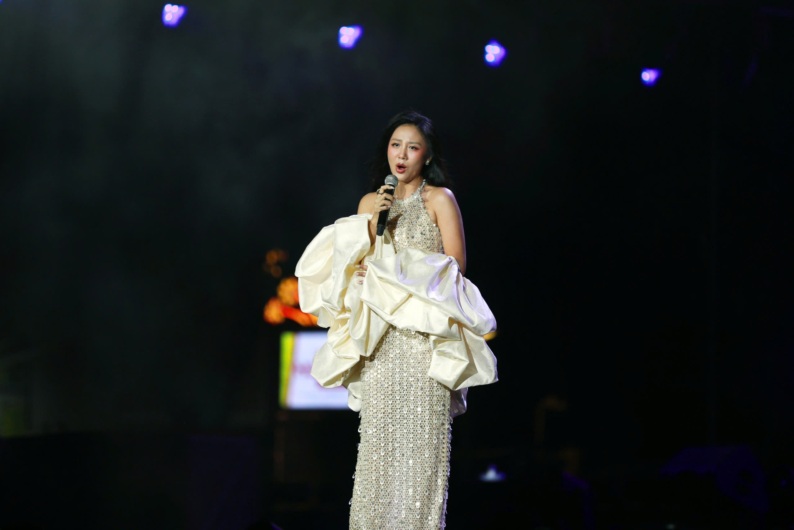 Gala Vinh quang Công an Abc8vip00 vui chơi đổi thưởng Việt Nam ấn tượng ở TP.HCM- Ảnh 3.