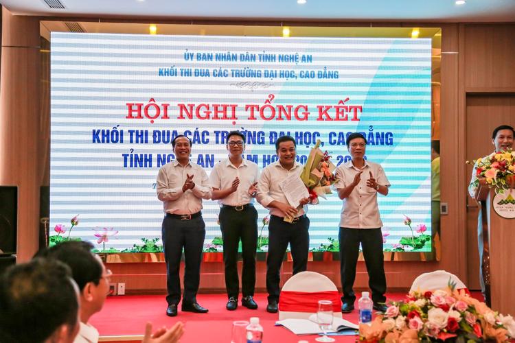 Báo chí TP- Trao giải báo chí (1).jpg