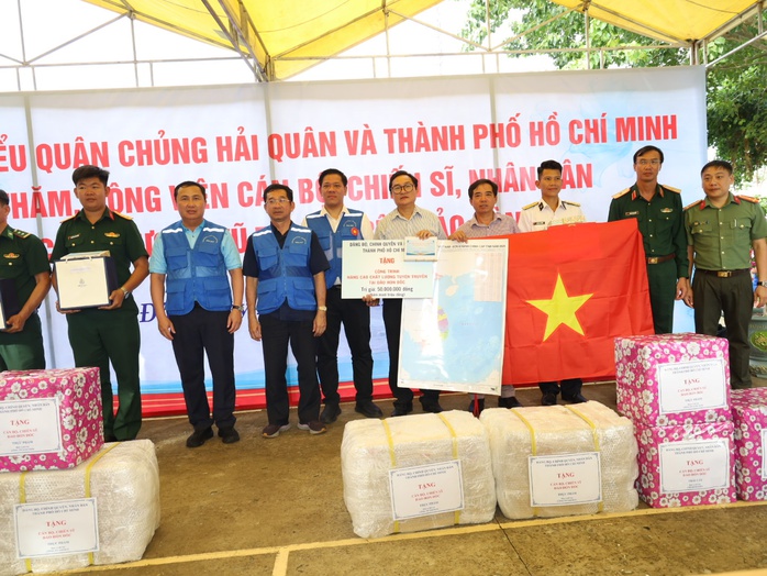 TP HCM gắn kết hậu phương – tiền tuyến nơi đảo tiền tiêu Tây Nam- Ảnh 4.