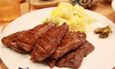 Nhiều bác sĩ TPHCM lên đường ra miền Trung ứng cứu người dân vùng lũ - 3