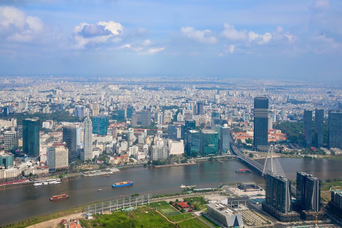 TPHCM triển khai 2 cầu bộ hành, chuẩn bị đón Tết 2026 - Ảnh 1.