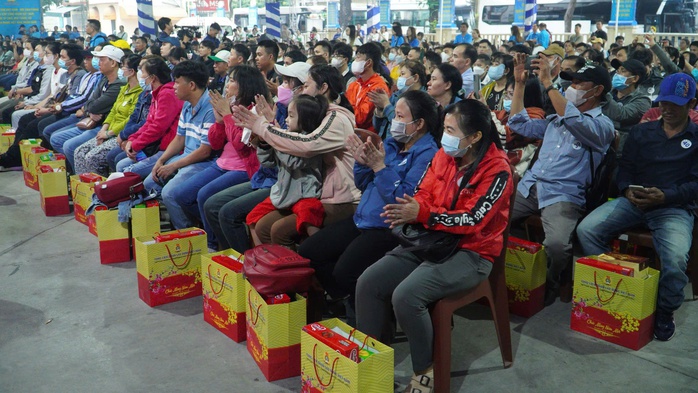Khởi động chương trình 