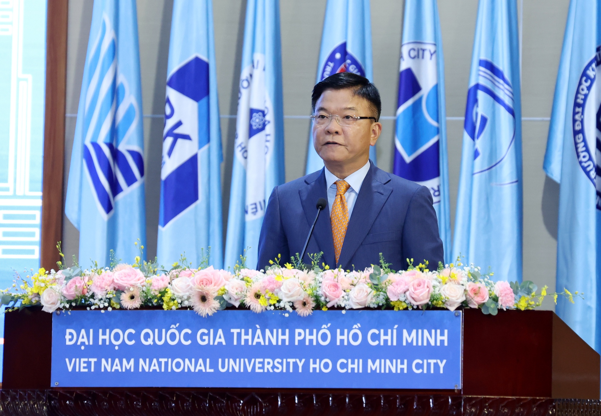 Phó Đăng Ký, Đăng Nhập ABC8 Bao Chặn Lê Thành Long trao quyết định bổ nhiệm Giám đốc Đại học Quốc gia TPHCM- Ảnh 4.
