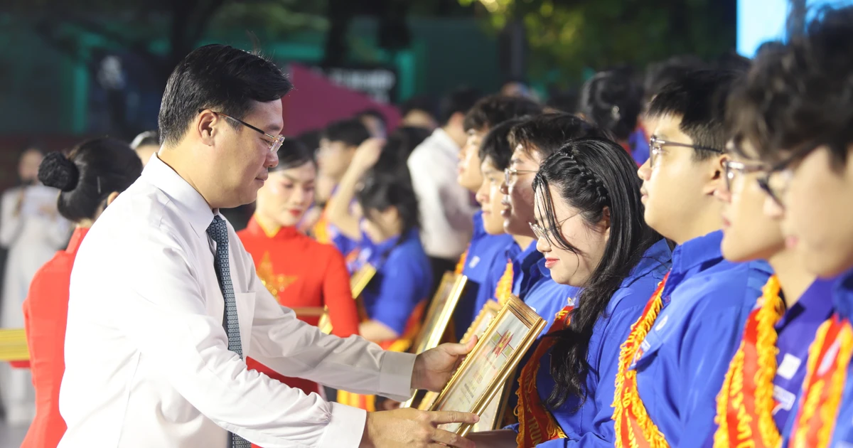 TPHCM tuyên dương hơn 1.500 Đăng Ký, Đăng Nhập ABC8 Bao Chặn, sinh viên đạt danh hiệu cao quý cấp Trung ương, thành phố