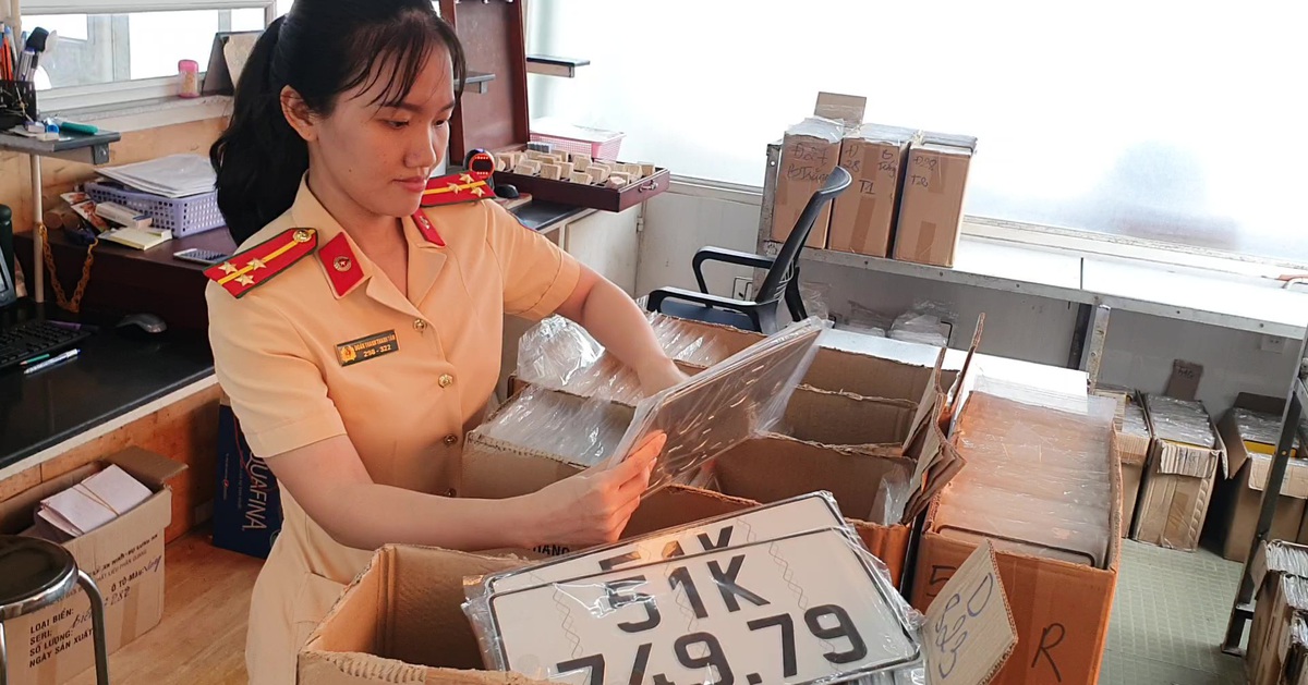 TP.HCM giảm lệ phí biển số ô tô từ 20 triệu xuống 14 triệu đồng