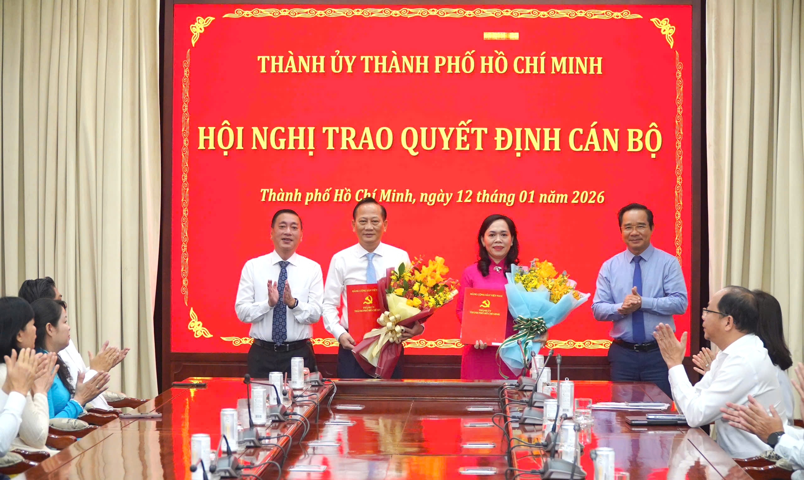 TPHCM: Hai Thành ủy viên đổi vị trí công tác cho nhau - Ảnh 2.