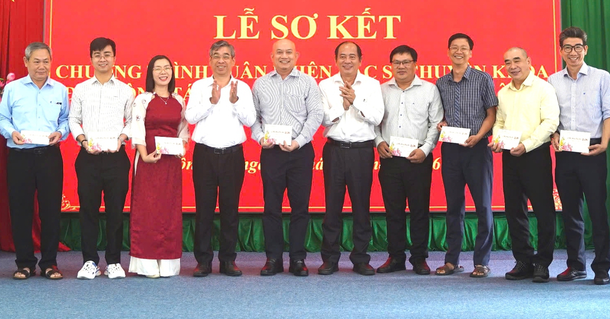 Phó bí thư Thành ủy TP.HCM Nguyễn Phước Lộc: Triển khai 'cực y tế chuyên sâu' tại Côn Đảo