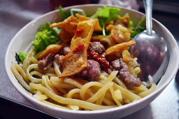 TPHCM kiểm tra, cưỡng chế rào chắn chiếm dụng mặt đường dịp Tết