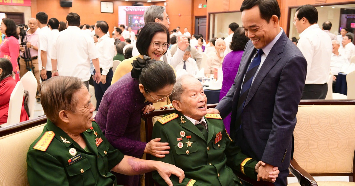 Bí thư Thành ủy TP.HCM Trần Lưu Quang chủ trì gặp mặt chúc Tết nguyên lãnh đạo Đảng, Nhà nước