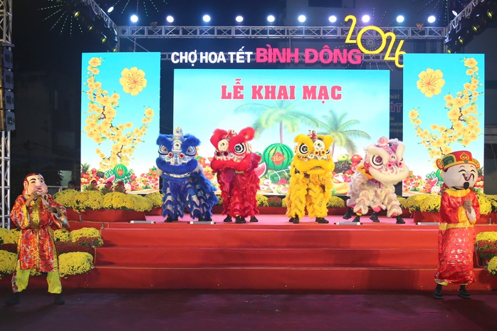 TPHCM: Khai mạc Chợ hoa Tết Bình Đông - Xuân Bính Ngọ 2026 - Ảnh 13.