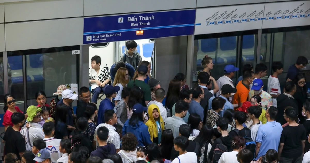 Metro số 1 TPHCM phục vụ hơn nửa triệu lượt khách dịp Tết Bính Ngọ