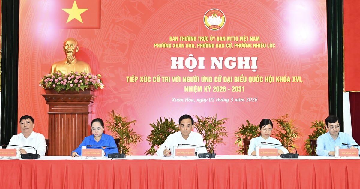 Bí thư Thành ủy TPHCM Trần Lưu Quang tiếp xúc cử tri cùng các ứng cử viên ĐBQH