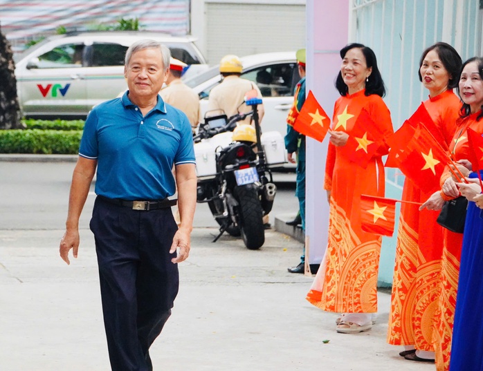 99% cử tri TPHCM đi bỏ phiếu bầu cử - Ảnh 2.