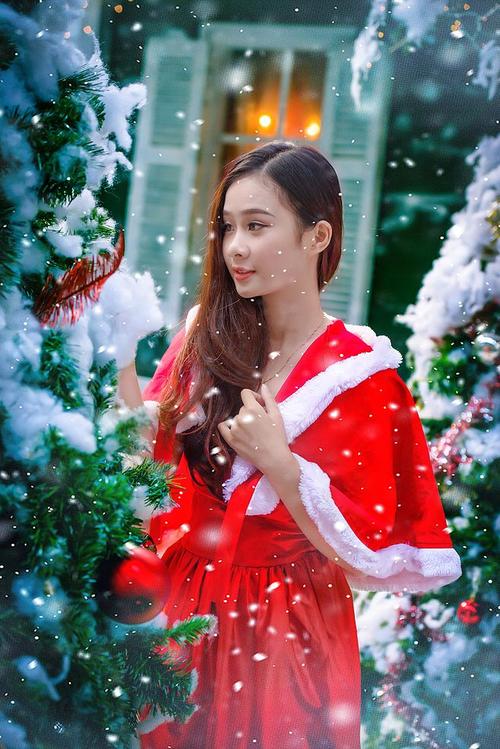 Ông Dương Anh Vũ đại diện người bệnh chia sẻ sự xúc động của mình