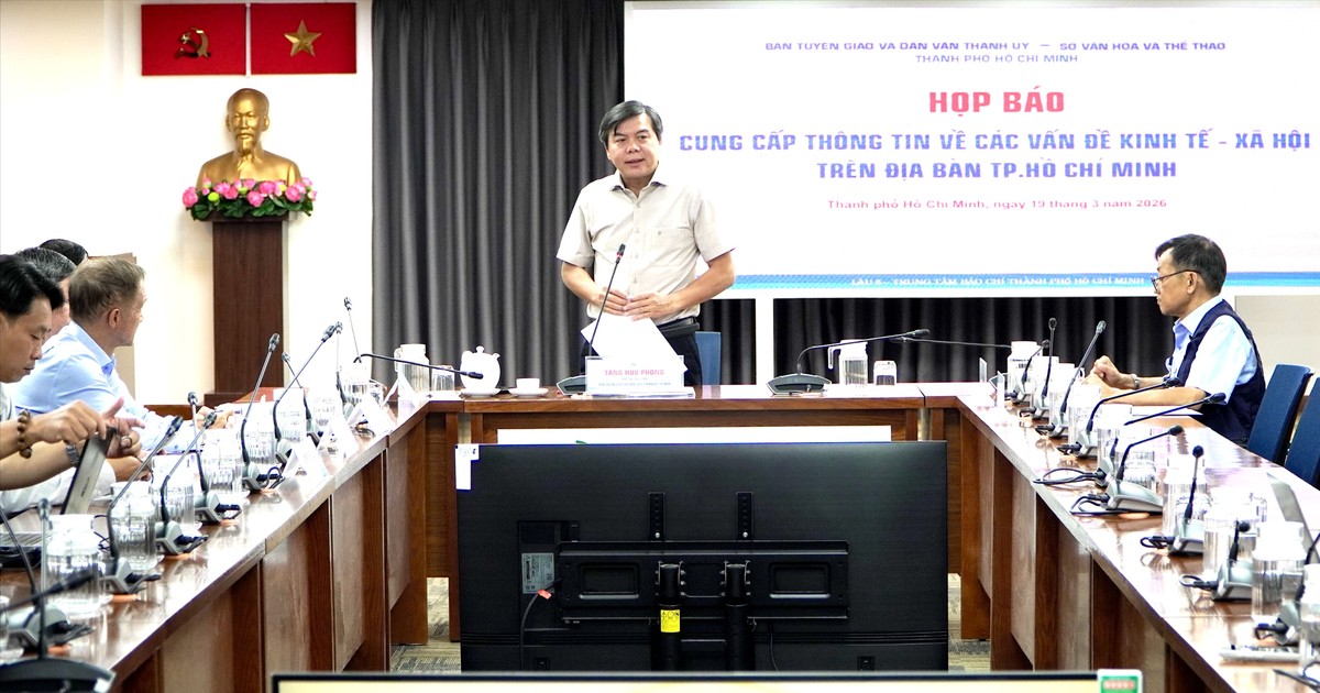 Triển khai đồng bộ nhiều giải pháp giảm ùn tắc giao thông tại TPHCM