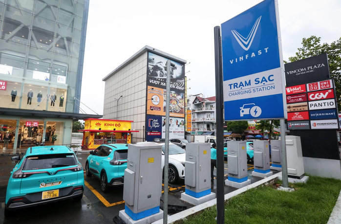 TPHCM bứt tốc hạ tầng xe điện, sắp đấu thầu trạm sạc tại 19 bến xe buýt - Ảnh 2.