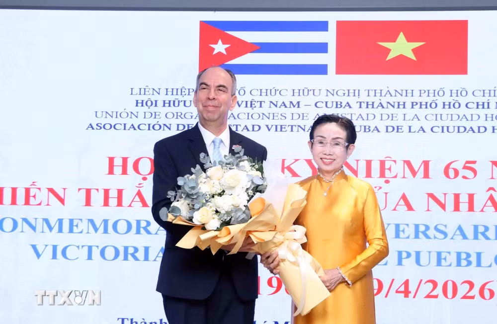 ttxvn-hop-mat-ky-niem-65-nam-ngay-chien-thang-giron-3.jpg