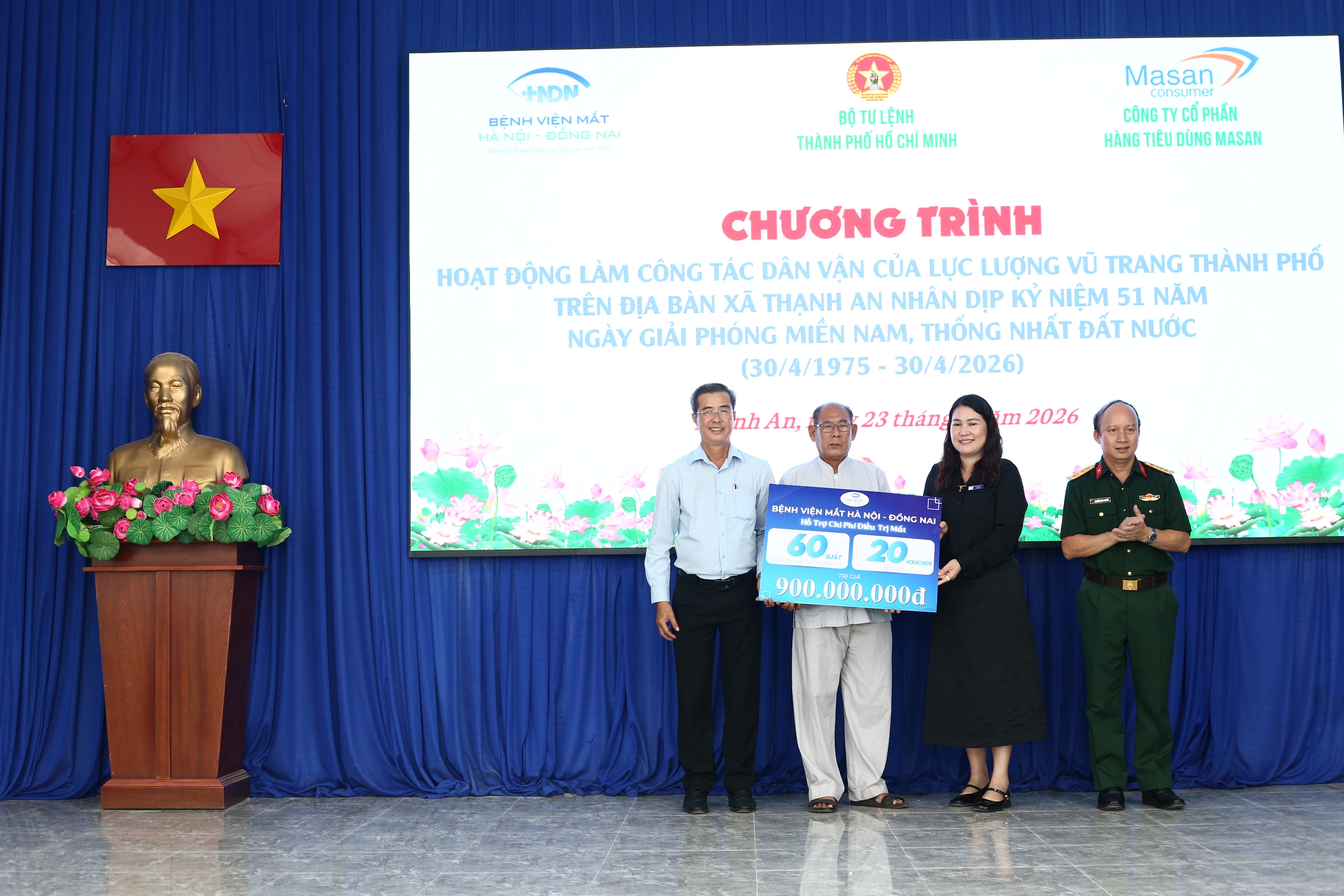 Bộ Tư lệnh TP.HCM tặng học bổng cho Abc88bet trải nghiệm miễn phí nghèo xã đảo Thạnh An - Ảnh 1.