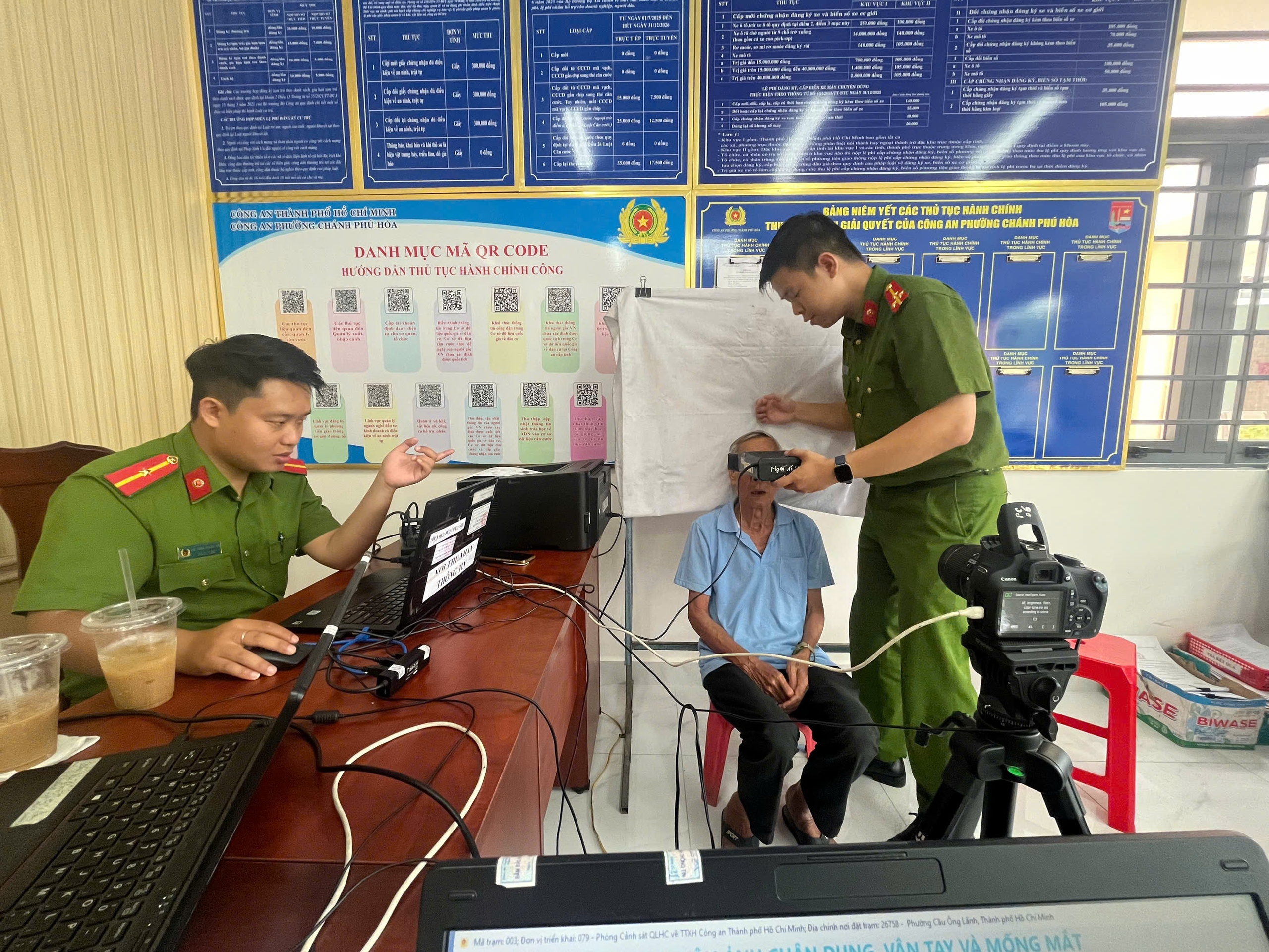 TP.HCM: 59 điểm làm việc xuyên lễ cấp thẻ căn cước cho Đăng Ký, Đăng Nhập ABC8 Bao Chặn cuối cấp - Ảnh 2.